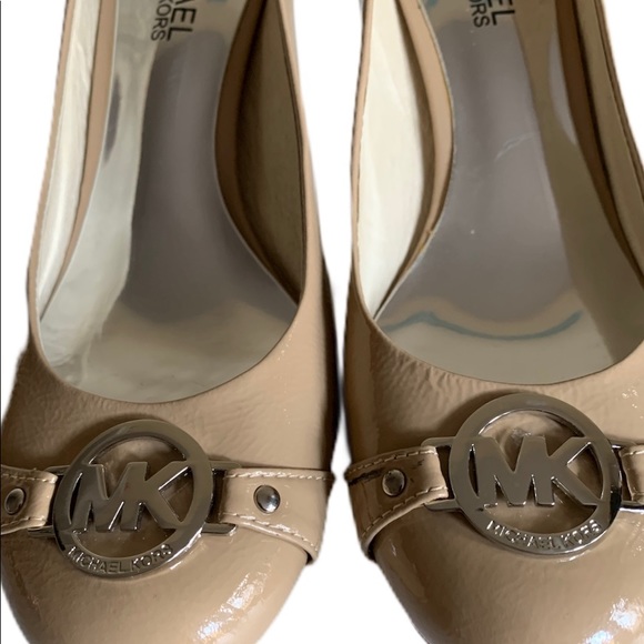 Michael Kors Kitten Heels Size 7.5 Nude Leather - Picture 6 of 7
